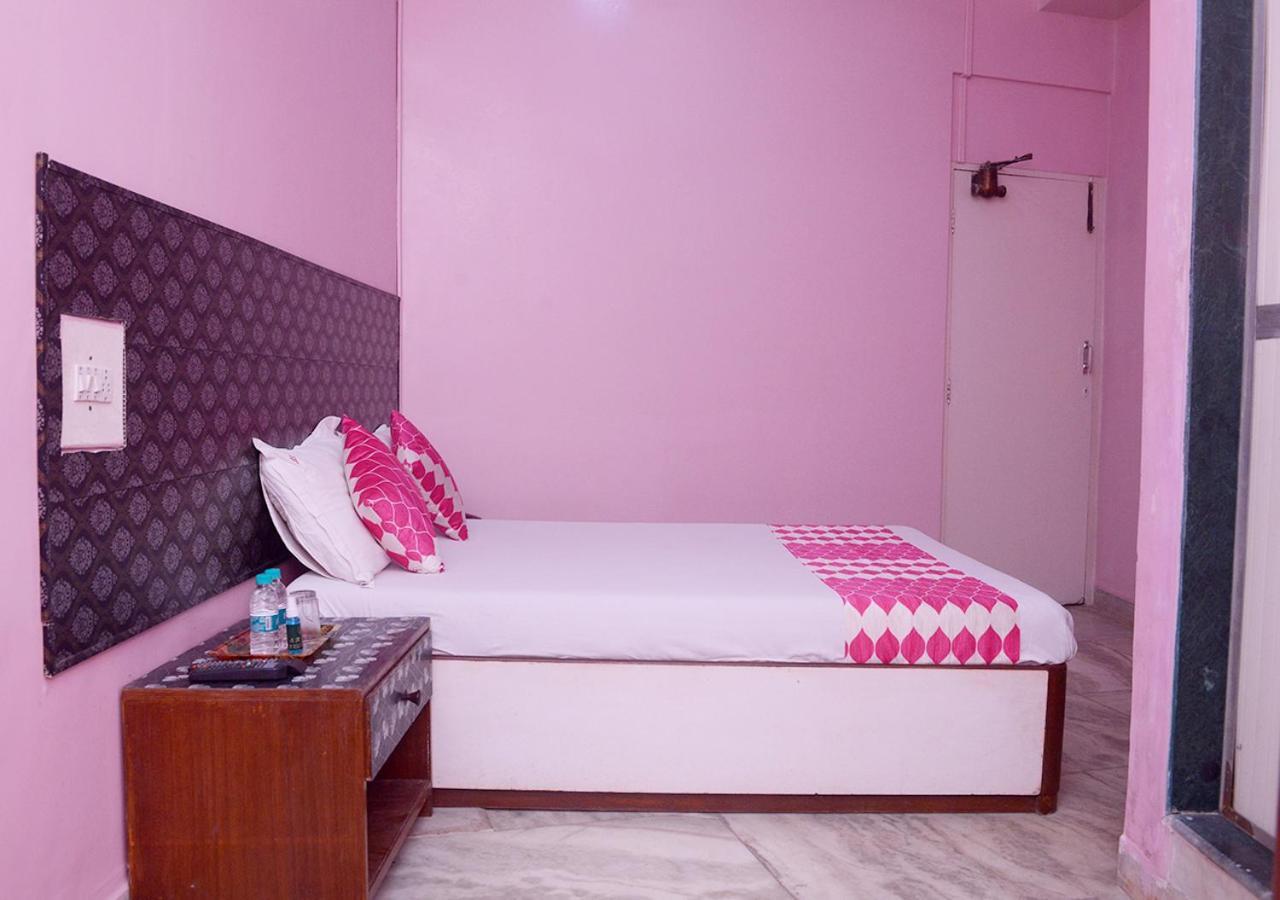 SRK Hotel- Grant Road Bombay Extérieur photo