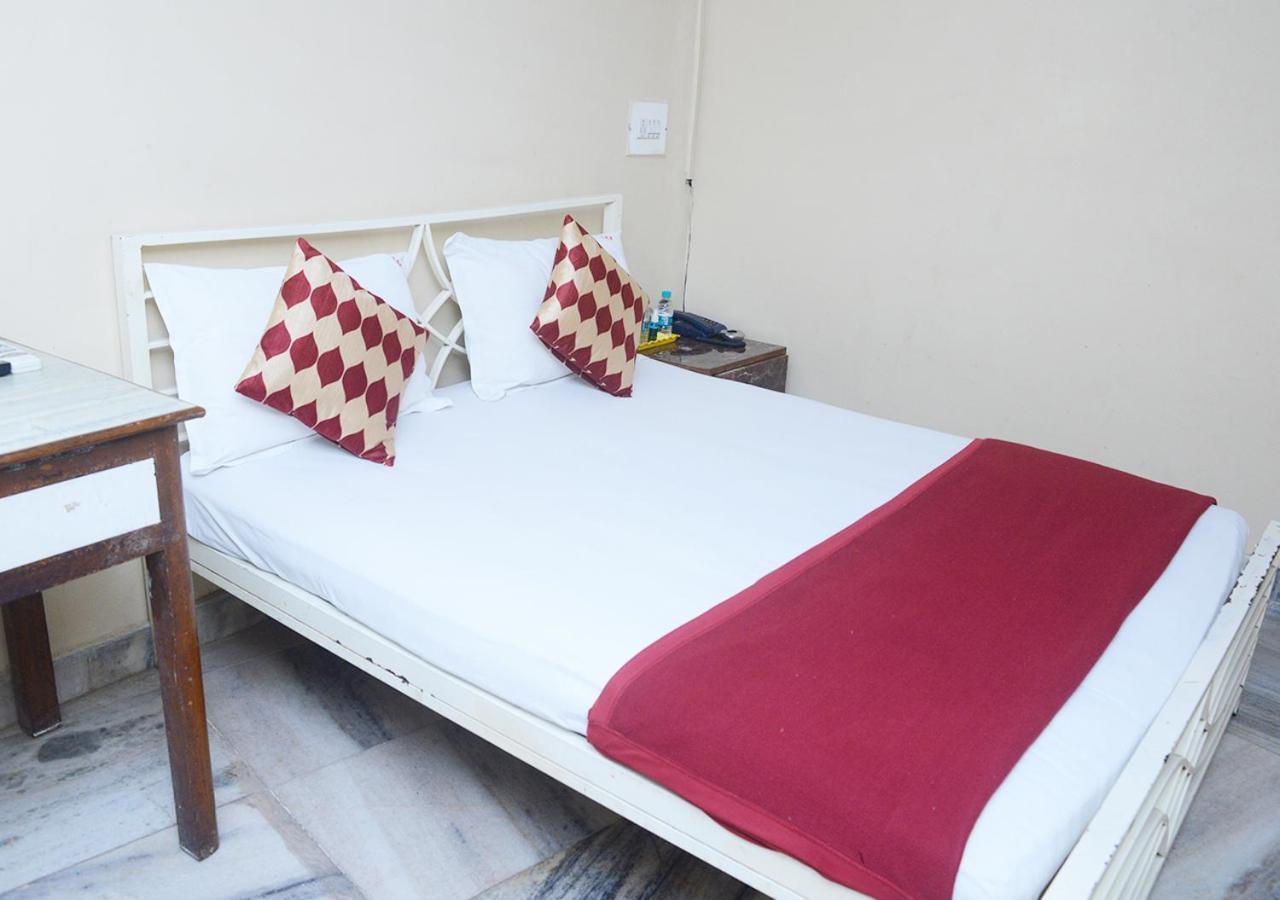 SRK Hotel- Grant Road Bombay Extérieur photo