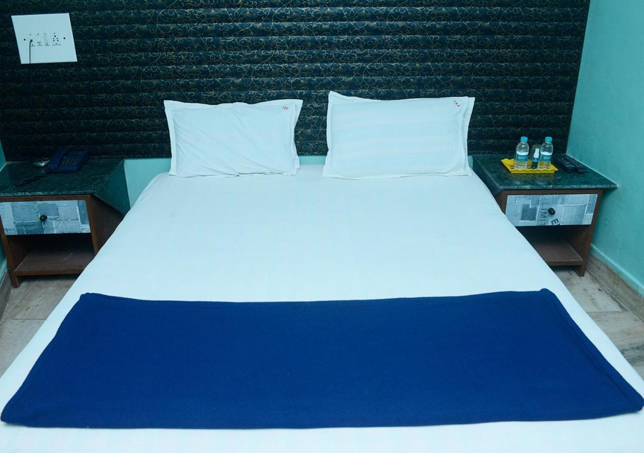 SRK Hotel- Grant Road Bombay Extérieur photo