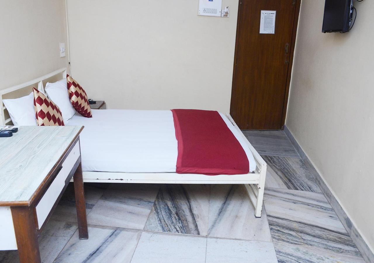 SRK Hotel- Grant Road Bombay Extérieur photo