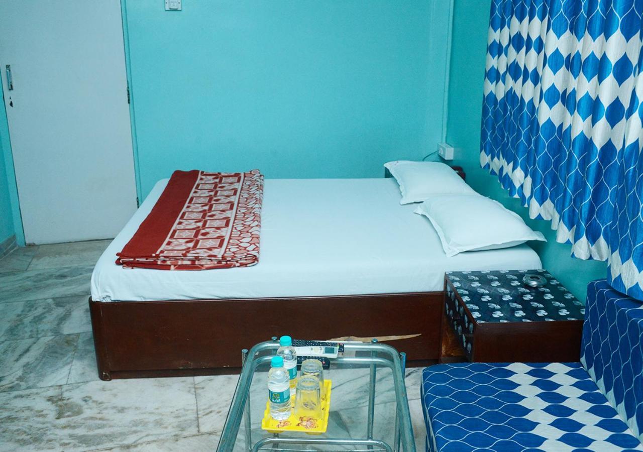SRK Hotel- Grant Road Bombay Extérieur photo