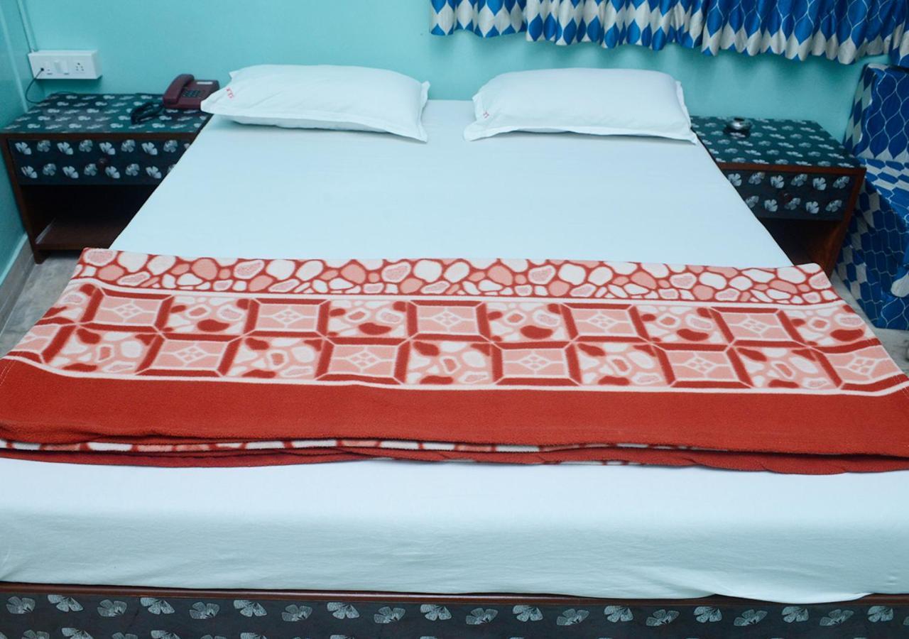 SRK Hotel- Grant Road Bombay Extérieur photo
