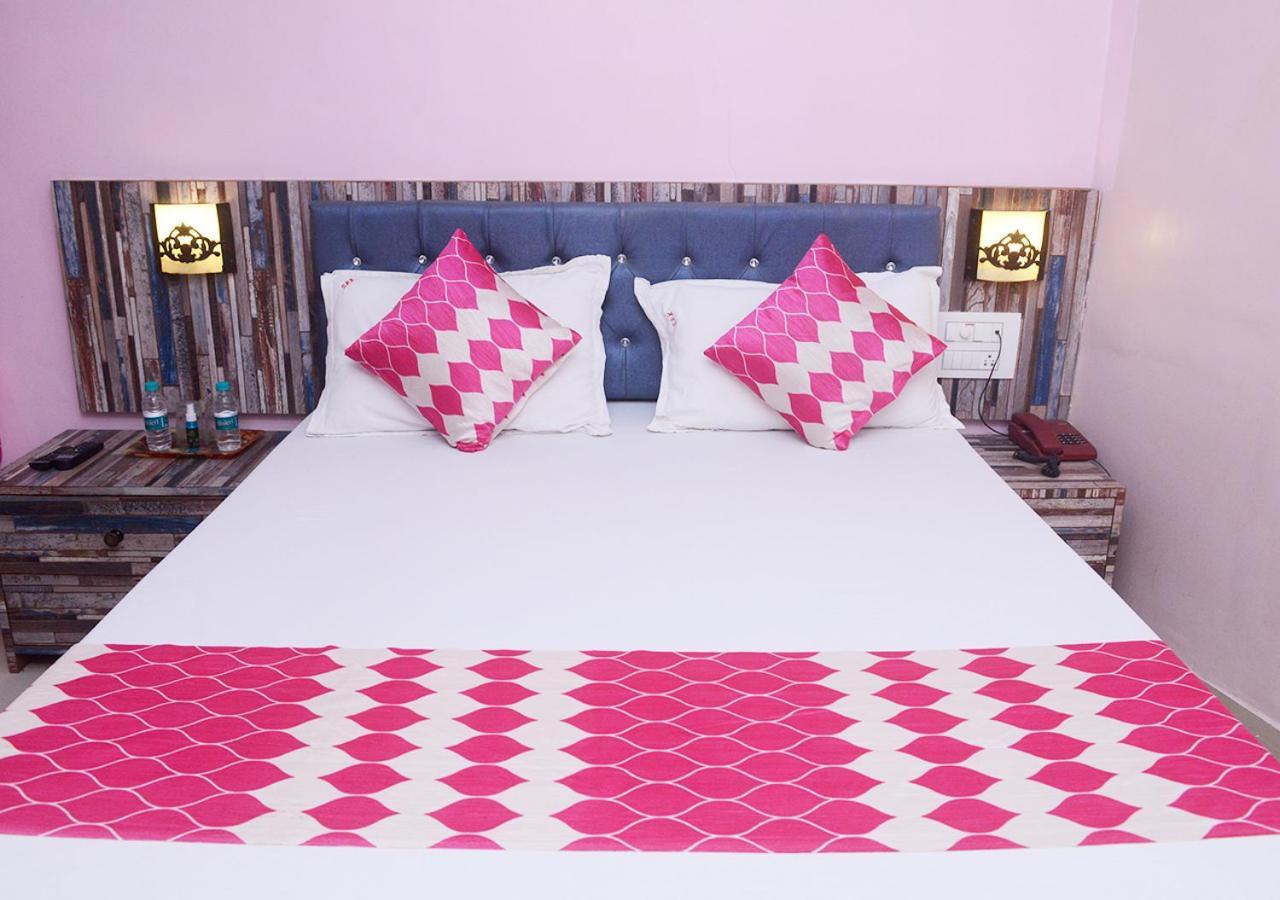 SRK Hotel- Grant Road Bombay Extérieur photo