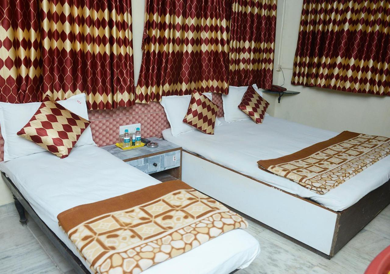 SRK Hotel- Grant Road Bombay Extérieur photo