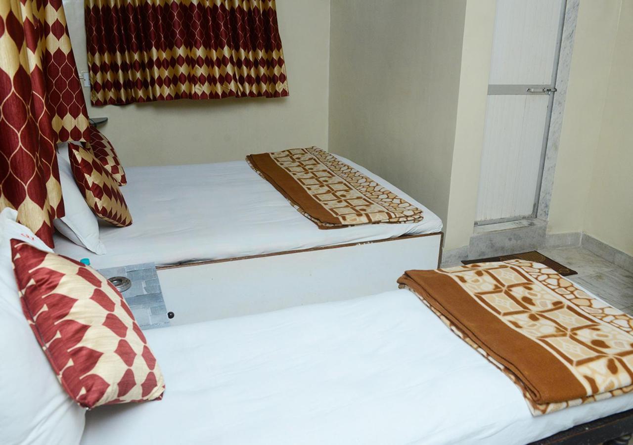SRK Hotel- Grant Road Bombay Extérieur photo